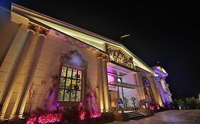 Hotel Crystal Crown